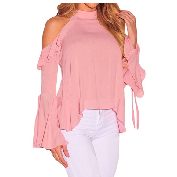Tops - Selling this trendy pink top
